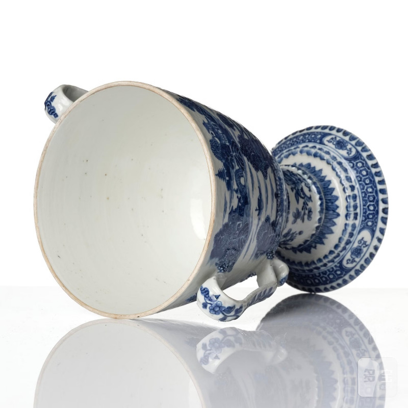 A large blue and white 'landscape' goblet with cover, - 图8